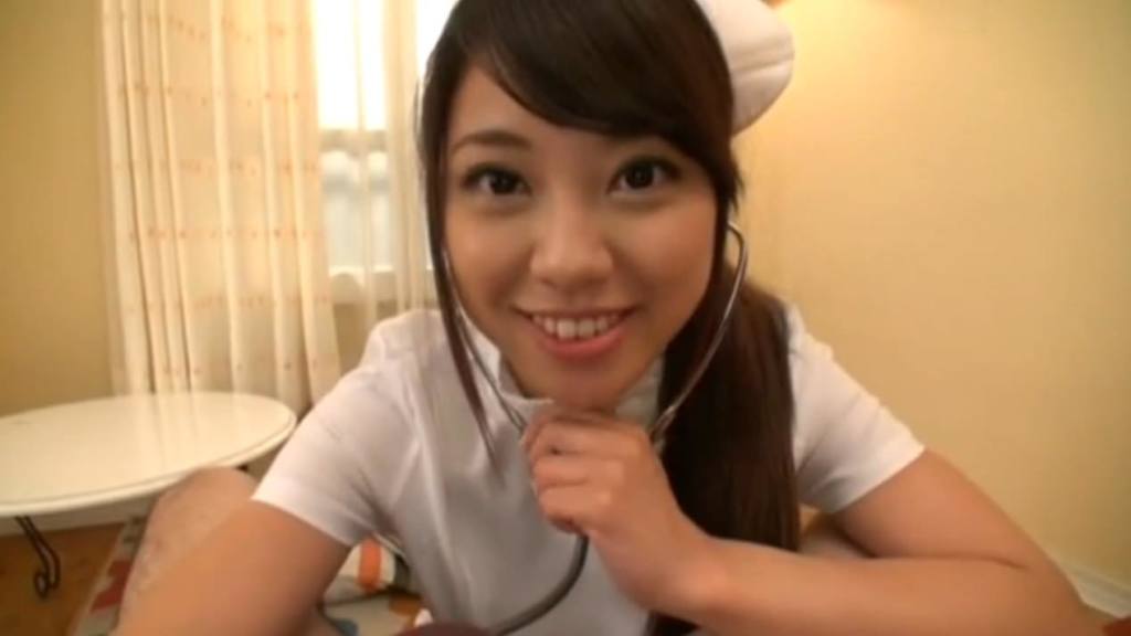 AKB48系の可愛い女子がナースコスプレでフェラ抜きして口から精子がダラー。